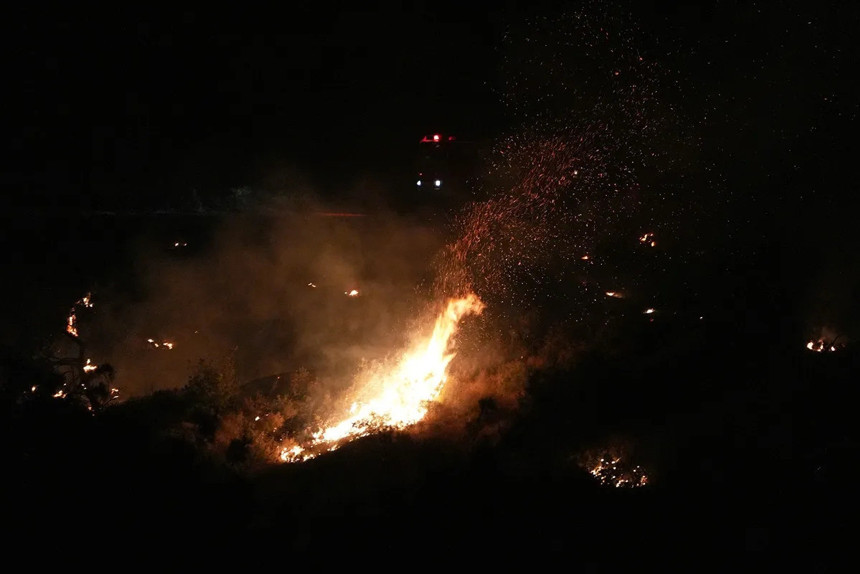 İzmir'de orman yangını: Alevler büyüyor, tahliyeler sürüyor! - Resim : 4