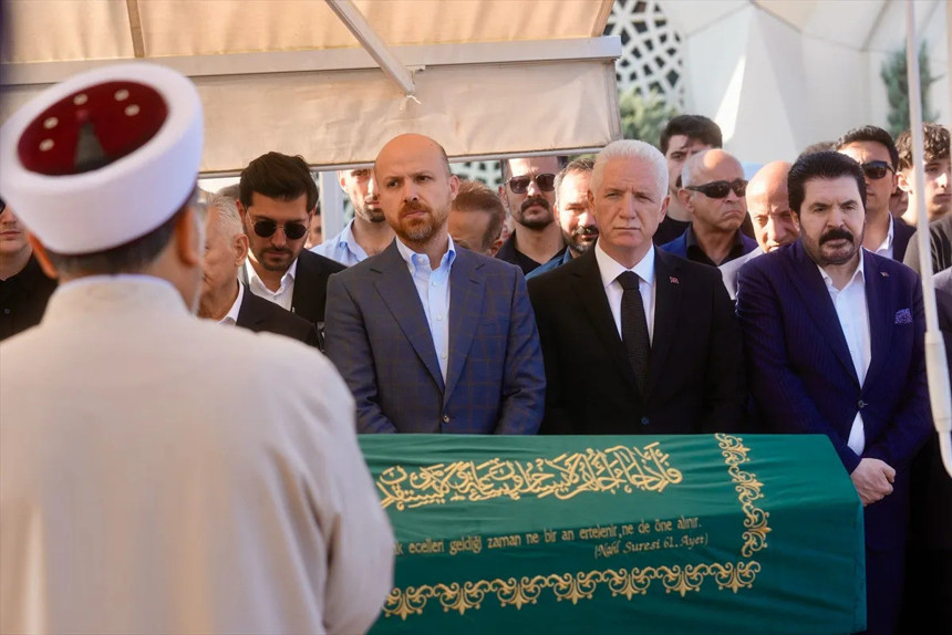 Yiğit Bulut son yolculuğuna uğurlandı - Resim : 3
