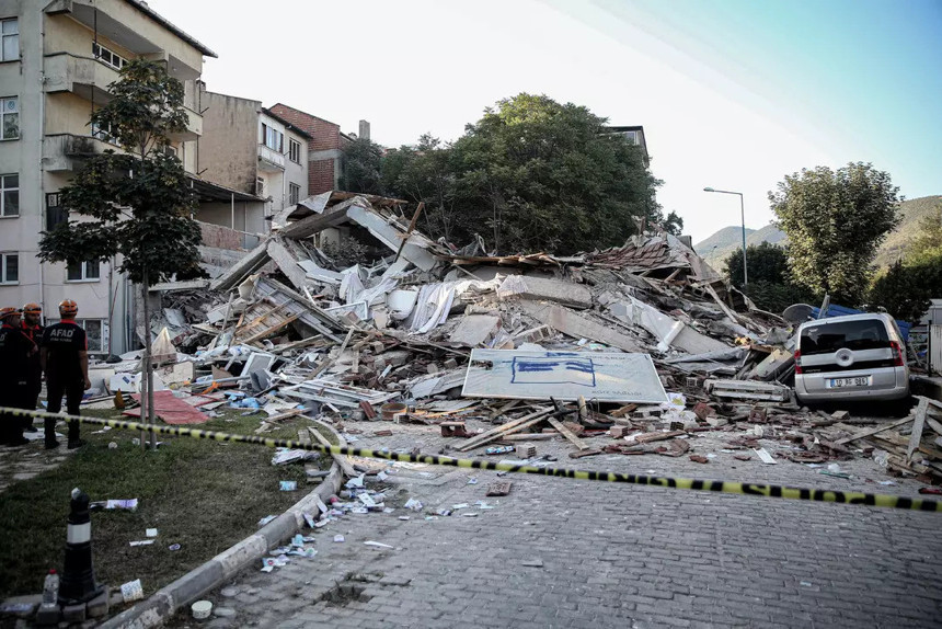 Balıkesir'deki depremde yıkılan binanın sahibi ve müteahhidi hakkında karar - Resim : 2