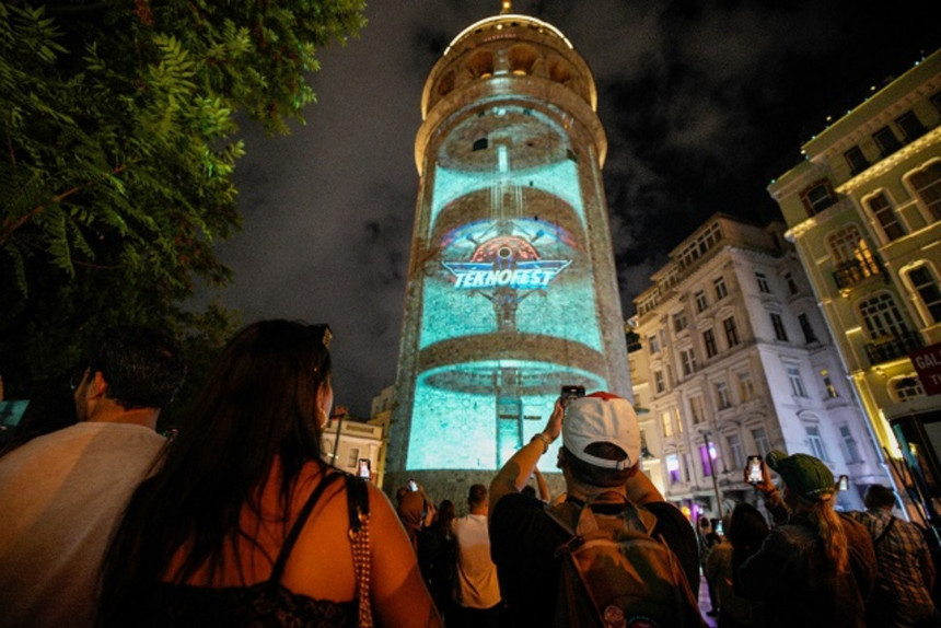Galata Kulesi TEKNOFEST’in ışığıyla aydınlandı - Resim : 2
