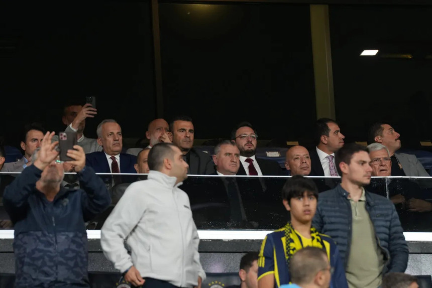 Gençlik ve Spor Bakanı Osman Aşkın Bak ile  Vincenzo Montella, Fenerbahçe - Nice maçını izledi