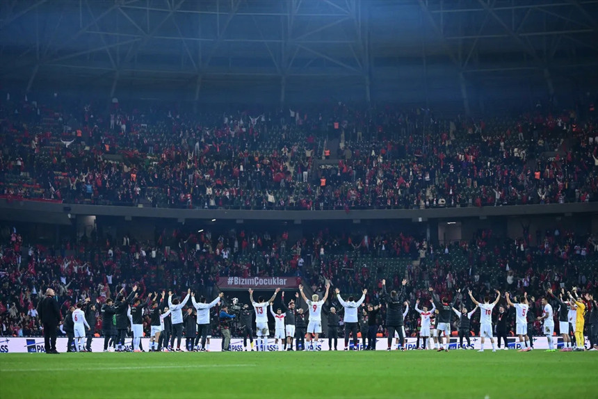 A Milli Futbol Takımı'ndan Gürcistan galibiyeti sonrası büyük coşku