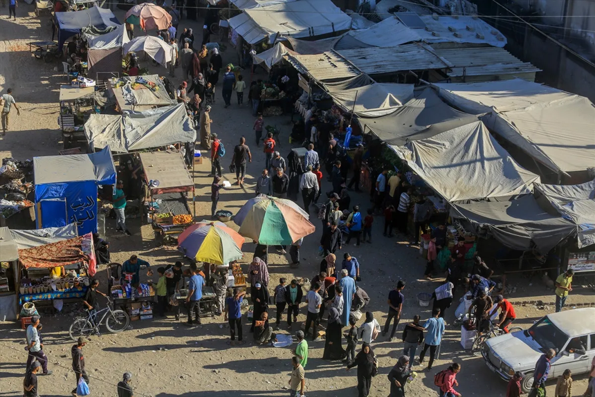 İsrail'in çekildiği Han Yunus’ta hayat yeniden filizlenmeye başladı