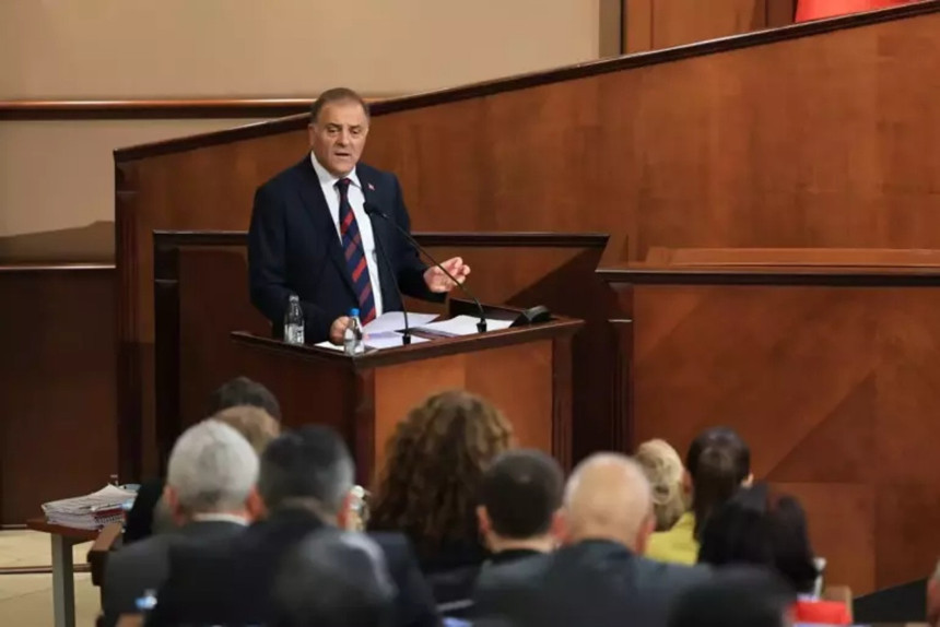 İBB'nin 2026 yılı bütçesi İSKİ ve İETT ile birlikte 609 milyar 357 milyon lira olacak