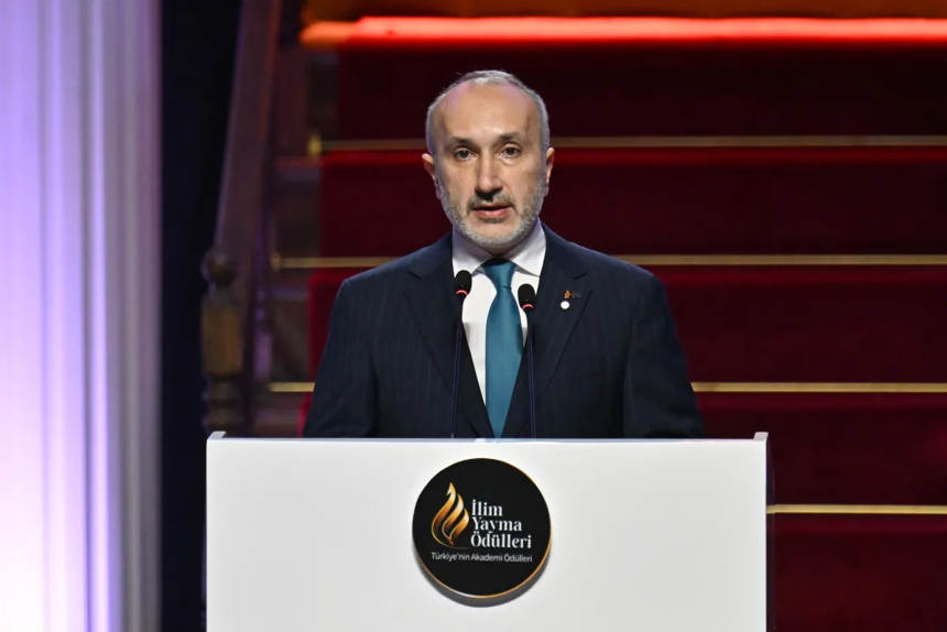 Dördüncüsü düzenlenen İlim Yayma Ödülleri sahiplerini buldu - Resim : 5