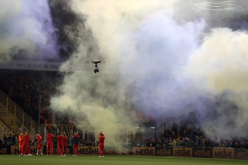 Fenerbahçeli taraftarlardan, Galatasaray derbisi öncesi görsel şölen - Resim : 5