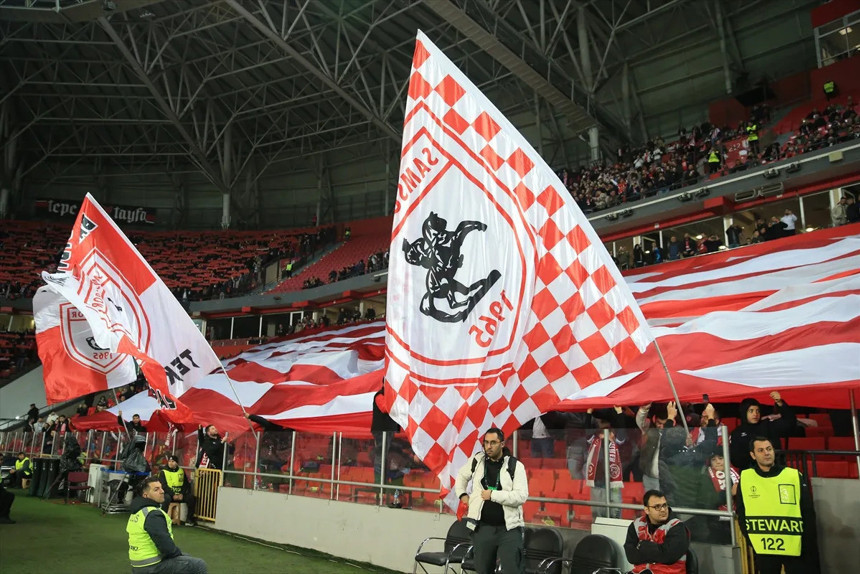 Samsunspor taraftarından AEK maçına çok özel koreografi - Resim : 2