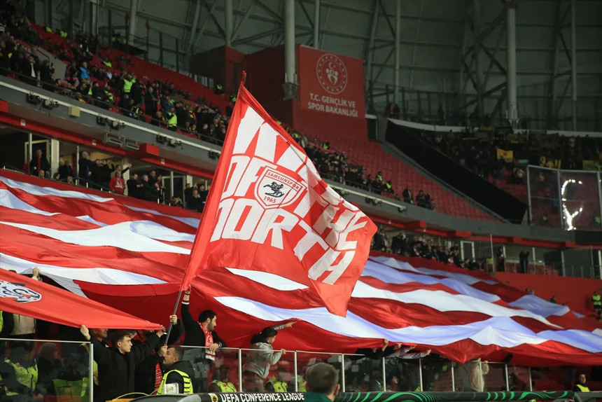 Samsunspor taraftarından AEK maçına çok özel koreografi