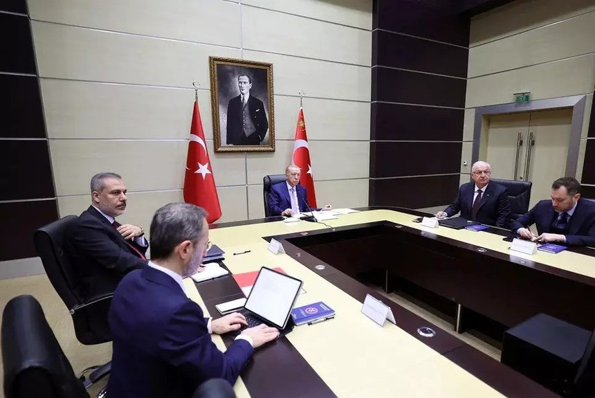 26 ülkeden kritik adım! İngiltere ve Fransa'dan Rusya'ya savaş resti