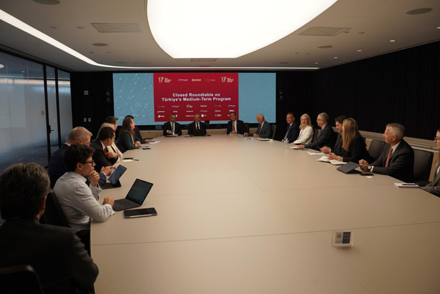 Türkiye’nin ekonomik vizyonu küresel arenada! Şimşek ve Karahan New York’ta yatırımcılarla buluştu