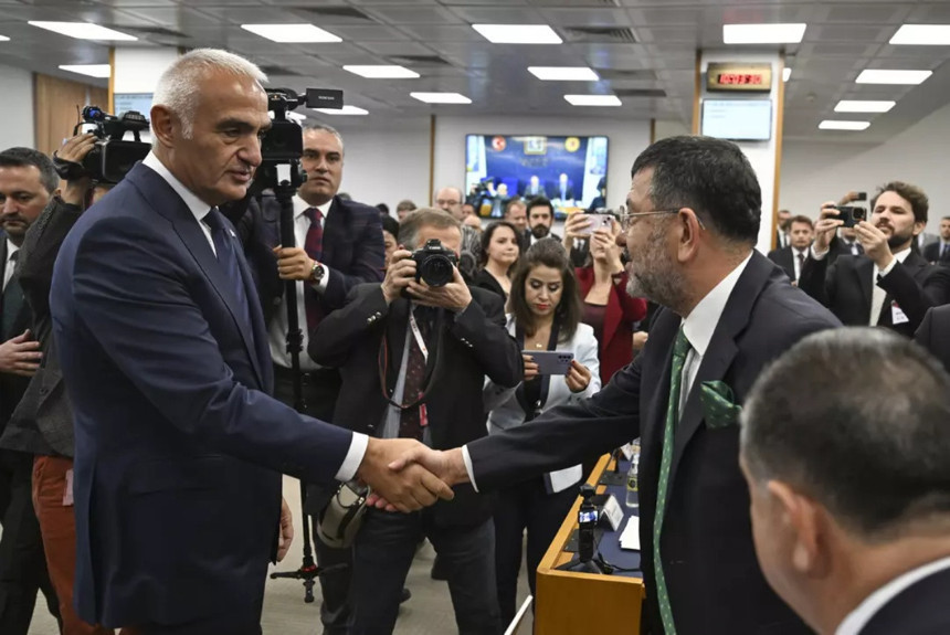 Dünya sıralamasında 4. sıradayız! Bakan Ersoy duyurdu! 9 ayda turizm geliri 50 milyar dolara yükseldi