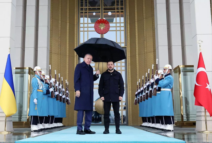Cumhurbaşkanı Recep Tayyip Erdoğan'dan Volodimir Zelenski'ye jest: Fotoğraftaki detay dikkatlerden kaçmadı! - Resim : 2