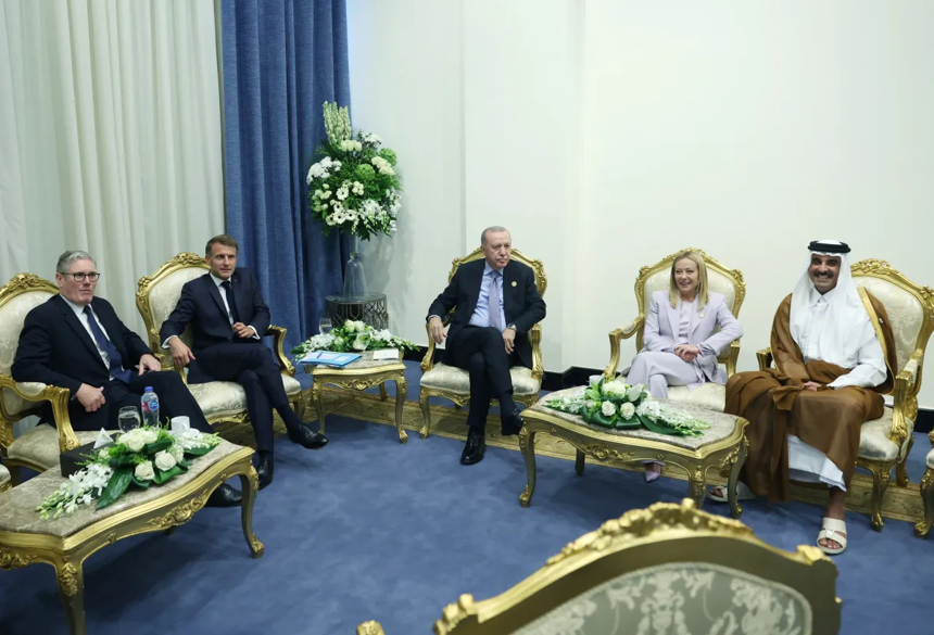 Cumhurbaşkanı Recep Tayyip Erdoğan ile Giorgia Meloni'nin ''sigara'' diyaloğu liderleri güldürdü: “Bıraktırmam lazım"