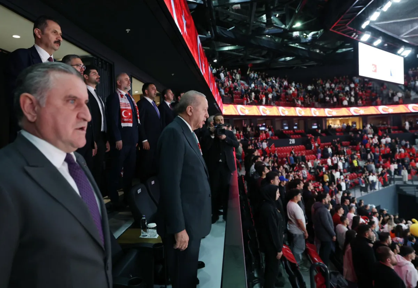 Cumhurbaşkanı Recep Tayyip Erdoğan, Bosna Hersek maçı sonrası 12 Dev Adam'la bir araya geldi - Resim : 2