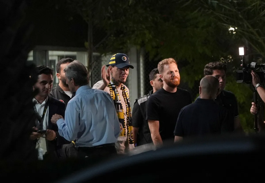 Fenerbahçe'nin dünyaca ünlü yıldız kalecisi İstanbul'a geldi! - Resim : 3