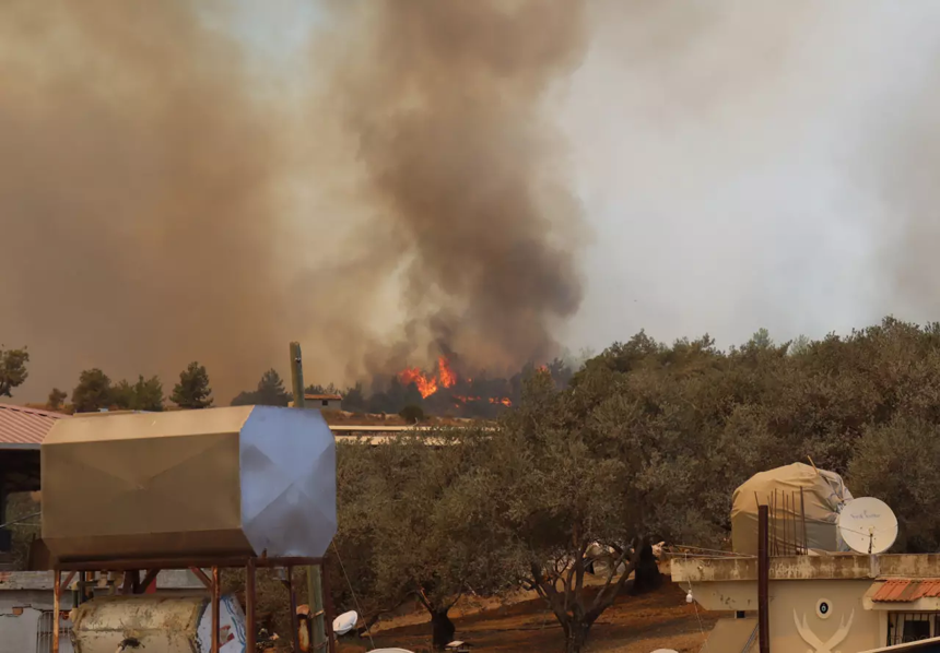 Komandolar alarma geçti: 50 bin fazla kişi tahliye edildi! - Resim : 4
