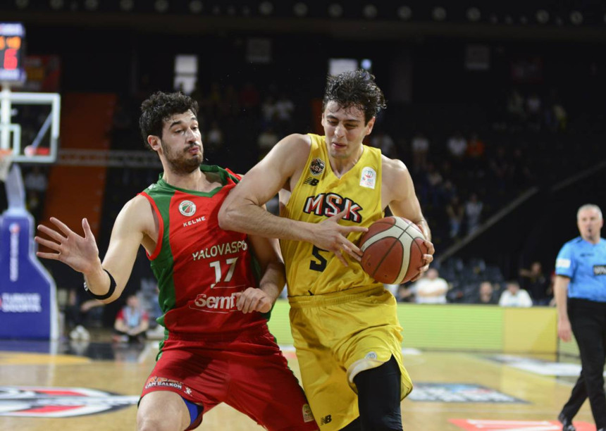 Mersin SK - Semt77 Yalovaspor maçında masa hakeminden kız arkadaşına evlenme teklifi - Resim : 2