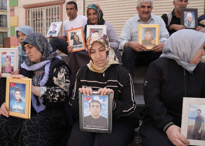 Diyarbakır annelerin evlatlarına kavuşacağı gün bayram ilan edilsin önerisi