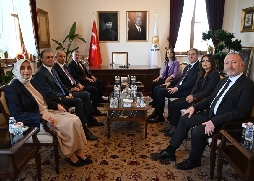 DEM Parti'nin siyasi parti turu: DEM heyeti Meclis'te AK Parti heyeti ile bir araya geldi