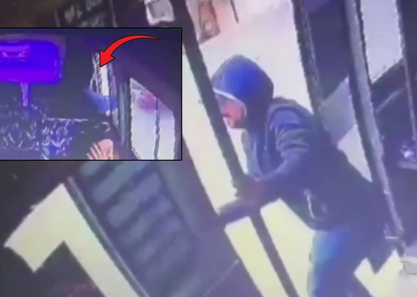 Minibüste husumetlisini vurdu! Müşteri gibi binip 4 el ateş etti: Suikast girişimi kamerada