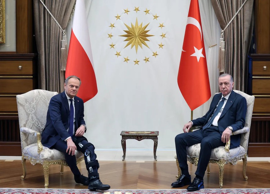 AB, güçlü savunma sanayisi olan Türkiye'nin kapısında