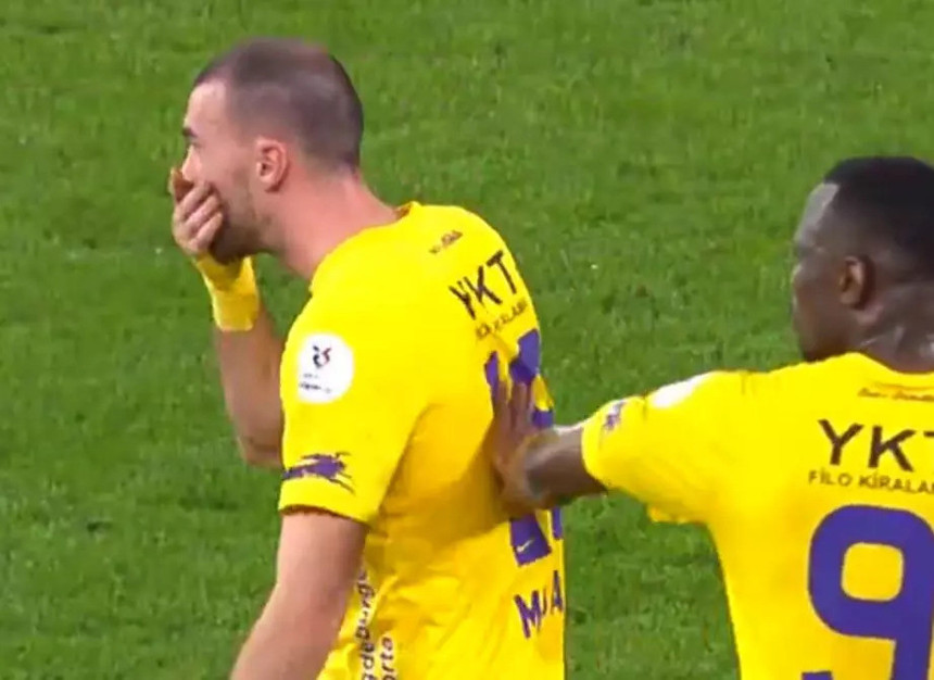 Süper Lig'de korkutan anlar! Futbolcular gözyaşlarına boğuldu!