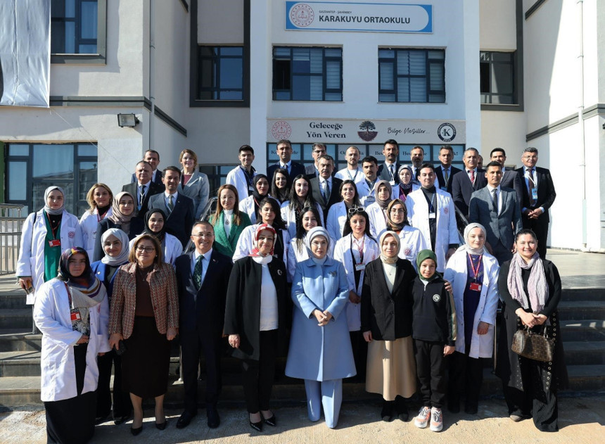 Şule Yüksel Şenler'in ismi, deprem bölgesindeki okullarda açılan kütüphanelerde yaşatılacak