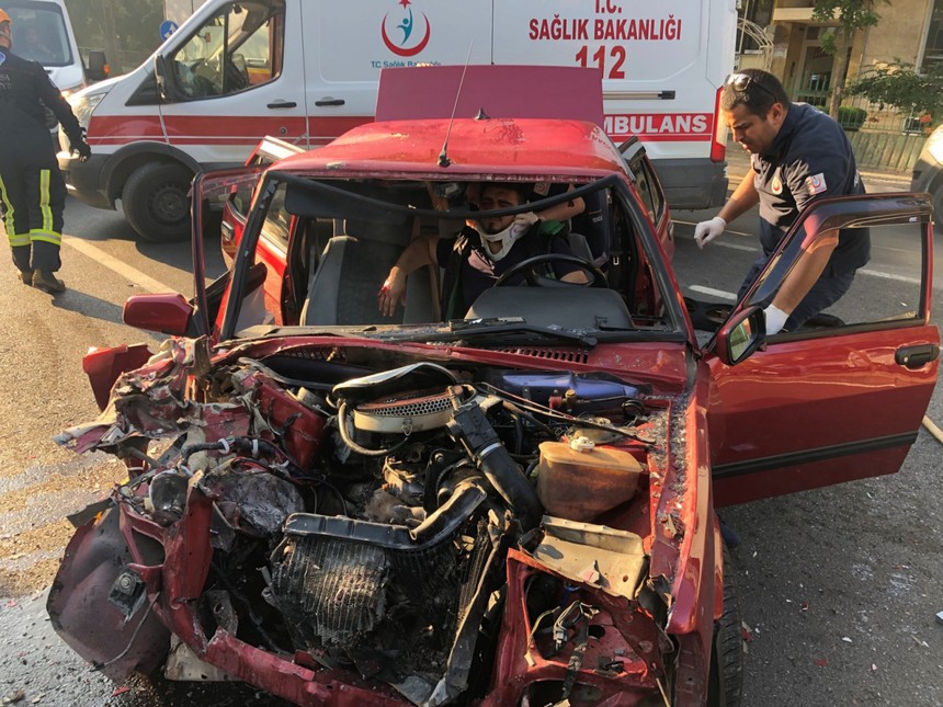 Temizlik işçileri yola savruldu!