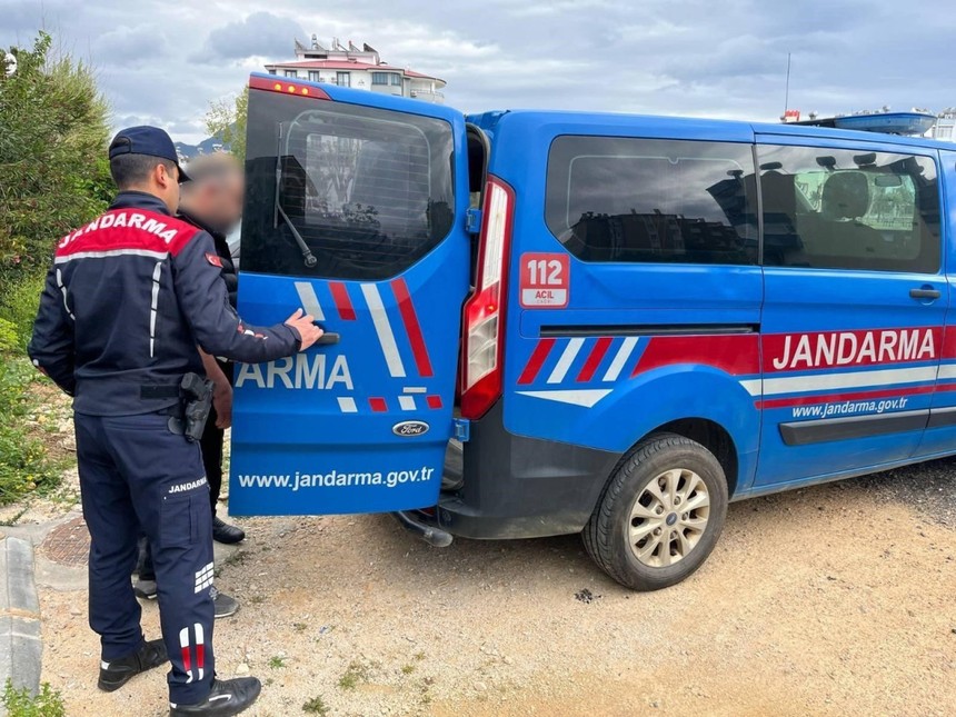 Mersin’de fuhuş ve insan ticareti operasyonu: 2 kişi tutuklandı, 2 kadın kurtarıldı