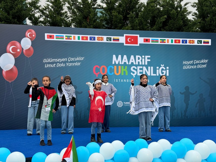Farklı ülkelerden gelen 140 öğrenci Maarif Çocuk Şenliği'nde İstanbul'da buluştu