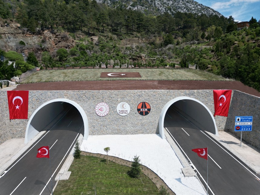 Son 23 yılda 430 yeni tünel inşa edildi... Bakan Uraloğlu: 2002'ye kadar Türkiye'de 83 tünel vardı