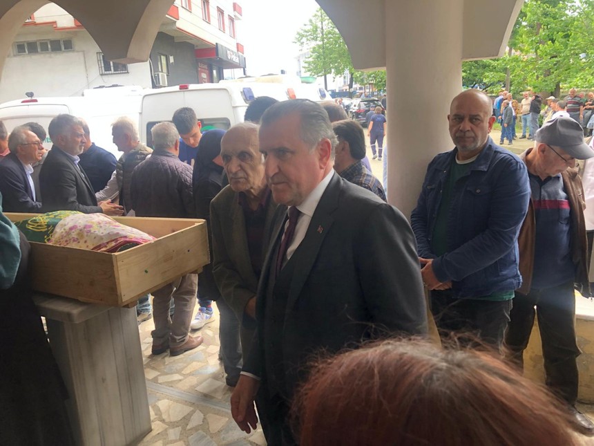 Bakan Osman Aşkın Bak'ın acı günü...  92 yaşında vefat eden amcası son yolculuğuna uğurlandı