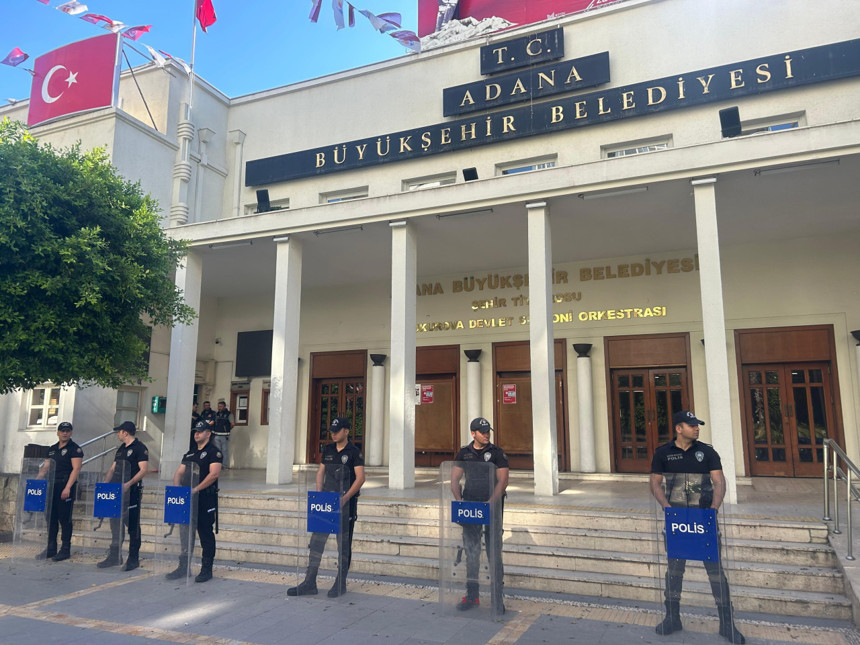 Zeydan Karalar'dan gözaltı öncesi video paylaşımı... "Benim parayla, pulla, rüşvet ile işim yok"