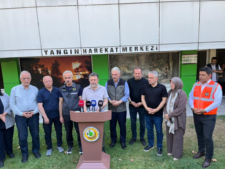 Bakan Yumaklı: Yangınlar 2 gün sonra 3 gün sonra duracak gibi değil, piknikçiler ne olur dikkatli olun - Resim : 5