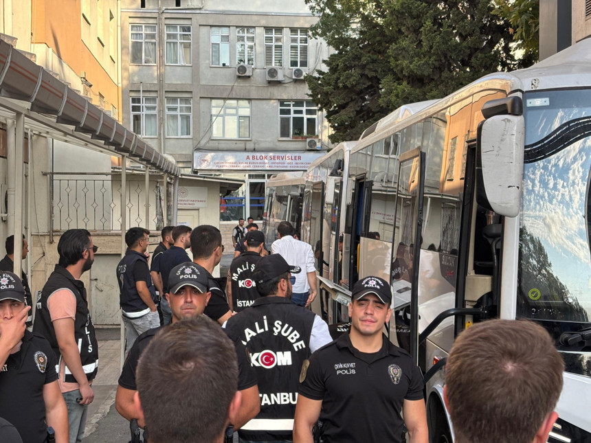 İBB'de 9 tutuklama daha! İSFALT ve İETT gözaltıları; adliyeye sevk edilen 25 şüpheliden 9’u için tutuklama talebi