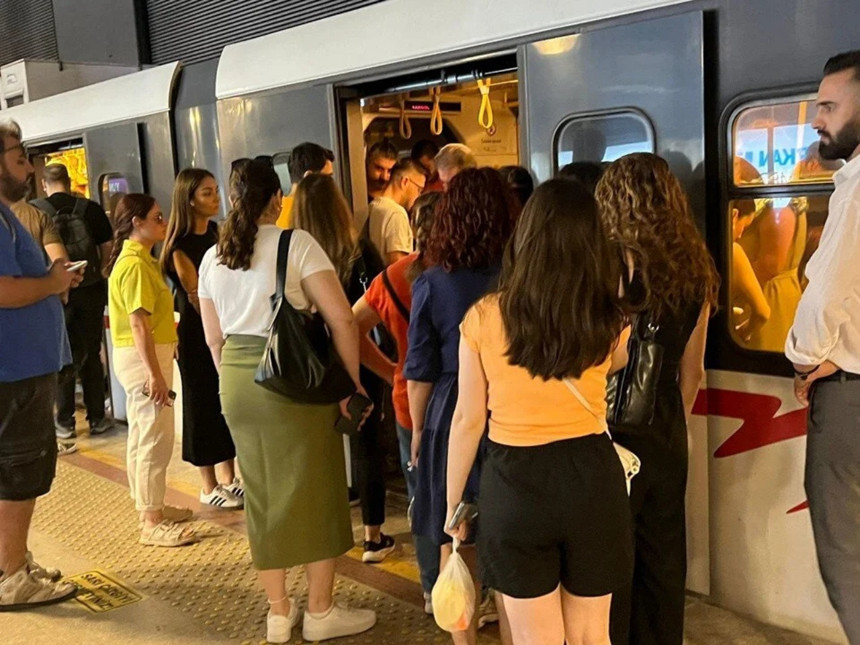 Memurlar greve başladı! İZBAN seferleri tüm gün iptal edildi