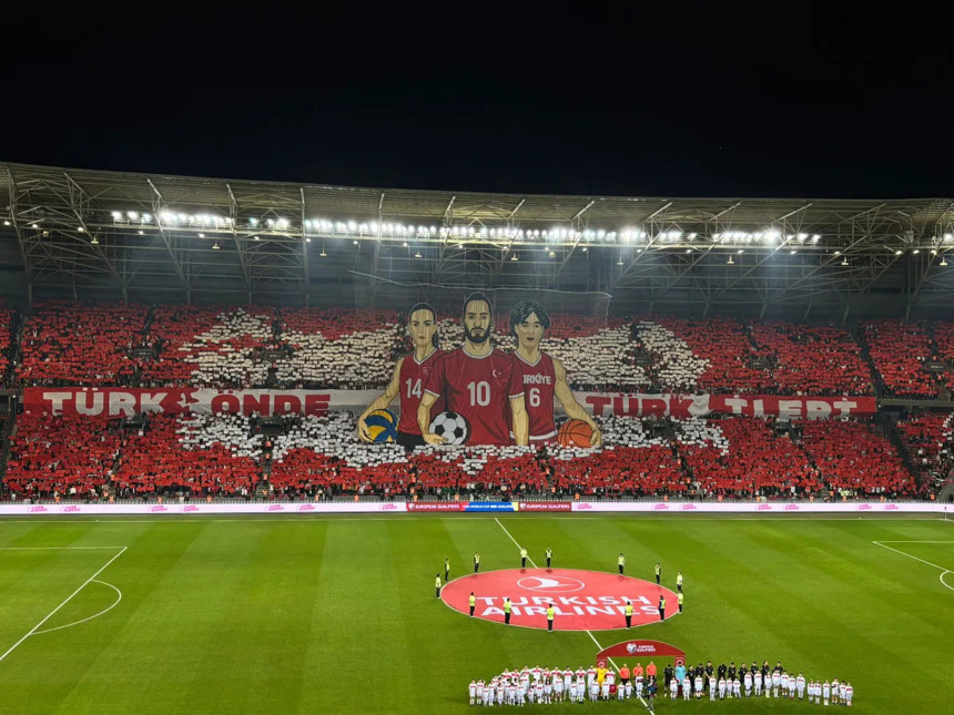 Türk önde Türk ileri! Kocaeli'nde muhteşem koreografi - Resim : 2