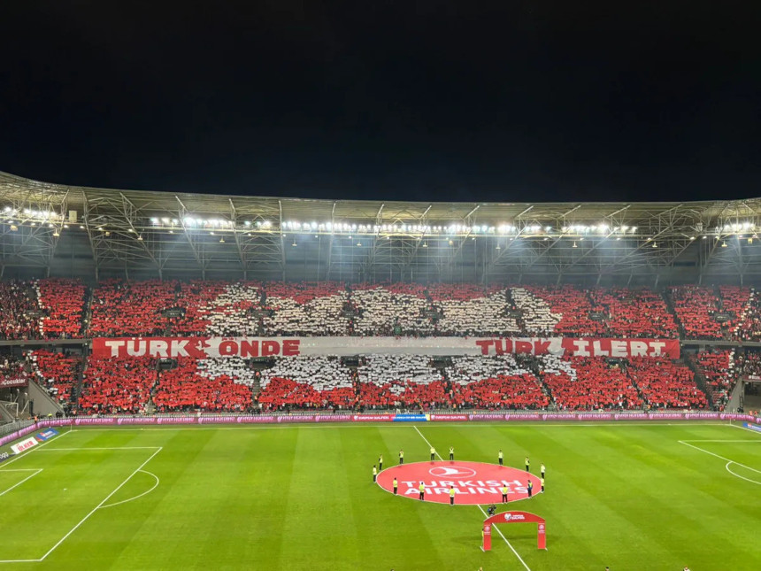 Türk önde Türk ileri! Kocaeli'nde muhteşem koreografi