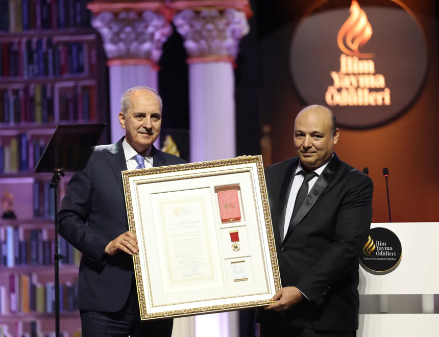 Dördüncüsü düzenlenen İlim Yayma Ödülleri sahiplerini buldu - Resim : 7