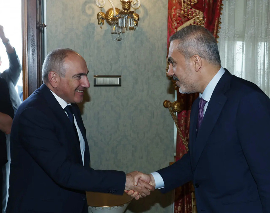 Cumhurbaşkanı Recep Tayyip Erdoğan, Nikol Paşinyan'ı kabul etti