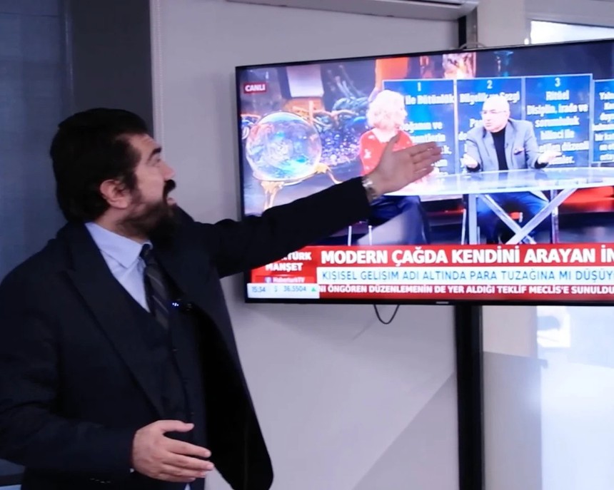 Rasim Ozan Kütahyalı 'cadı' tartışmalarına isyan etti: Türkiye bir ortaçağ Hristiyan toplumu değildir, artık normalleşelim!