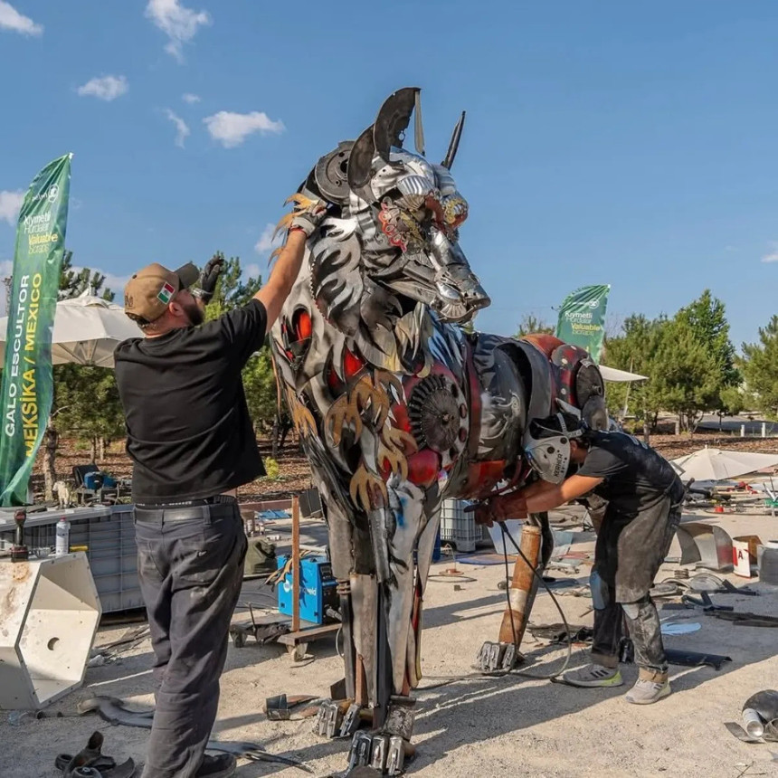 ASELSAN'dan 'Bozkurt' heykeli! Arta kalan parçalar sanata dönüştü - Resim : 2