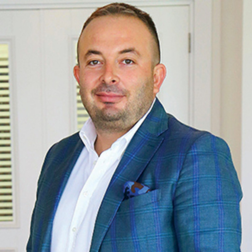 İş adamlarına uyuşturucu ve fuhuş operasyonu! İş insanı Mahmut Uğur Ziylan, Momo Restoran sahibi Hamdi Burak Beşer, Mehmet Tosmur ve yapımcı Timur Savcı gözaltında - Resim : 4