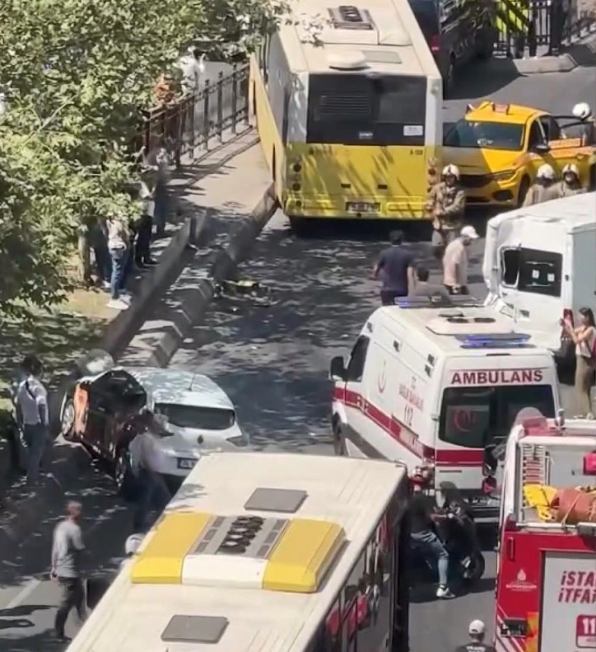 Beyoğlu'ndaki zincirleme kaza: İETT şoförü faciaya davetiye çıkarmış! 10 araca çarptı, 1 kişi öldü