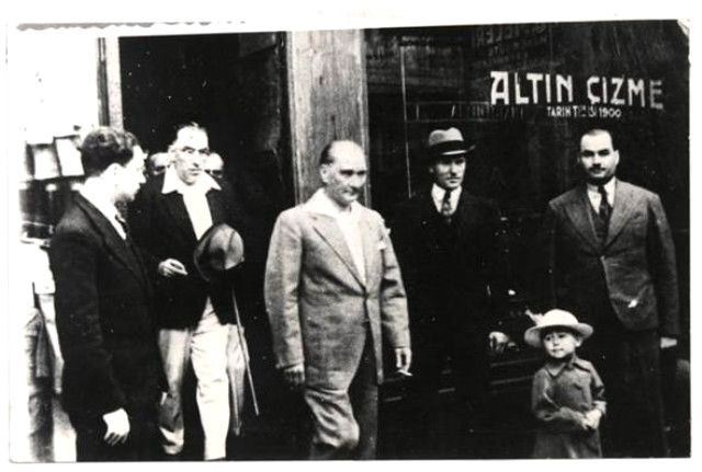 İşte Ulu Önder Atatürk'ün çocuk sevgisi! - Sayfa 20