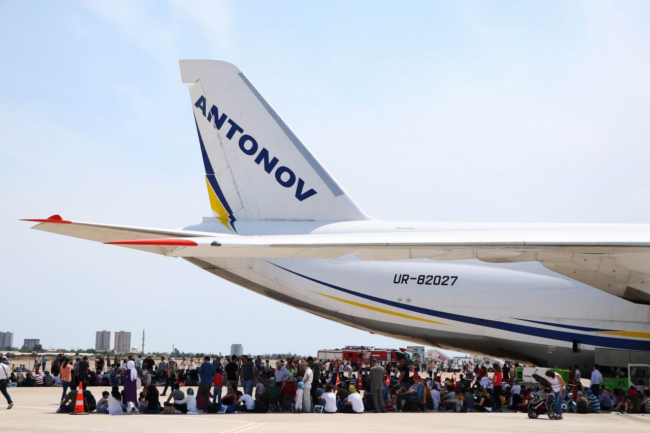 Milyon dolarlık uçaklar gölgelik oldu! - Sayfa 8