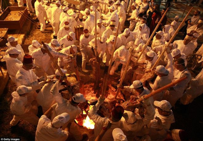 Kurbanlarını kuyuda böyle pişirdiler... - Sayfa 7