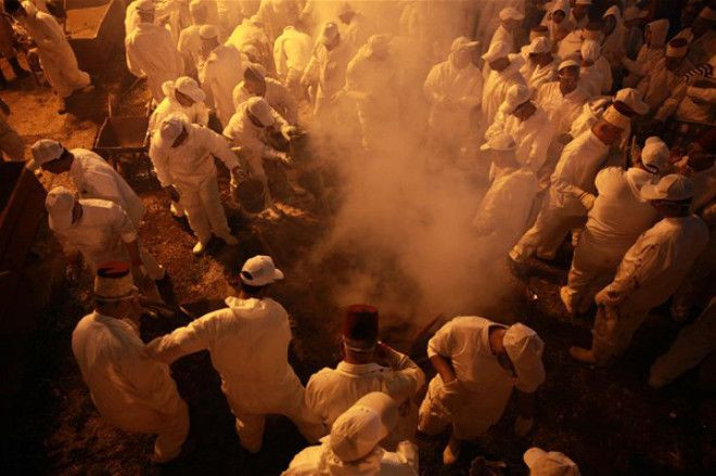 Kurbanlarını kuyuda böyle pişirdiler... - Sayfa 10