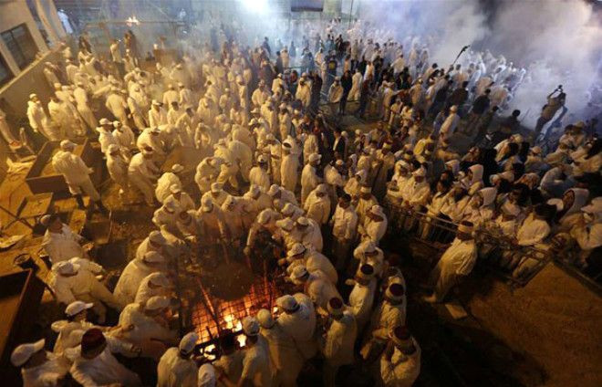 Kurbanlarını kuyuda böyle pişirdiler... - Sayfa 17