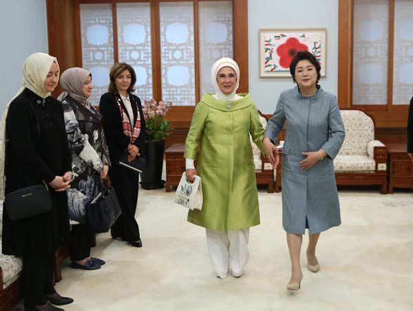 Emine Erdoğan, Kim Jung-sook ile görüştü! İşte görüşmeden çok özel kareler... - Sayfa 6